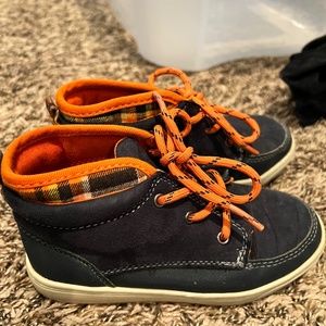 Oshkosh a size 11 little boy boots/sneakers